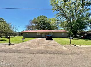 504 9th Ave SE, Magee, MS 39111