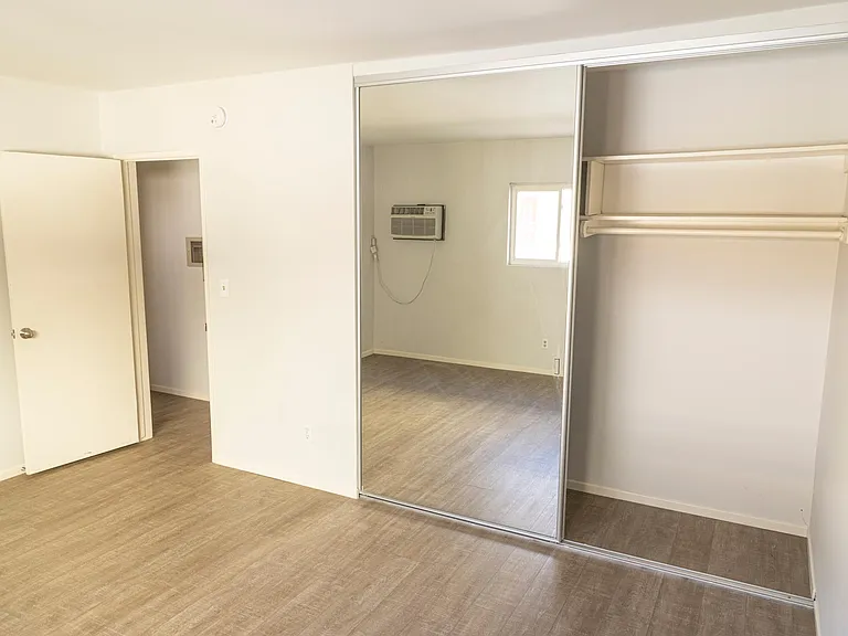8740 Owensmouth Ave #2 — Photo 5