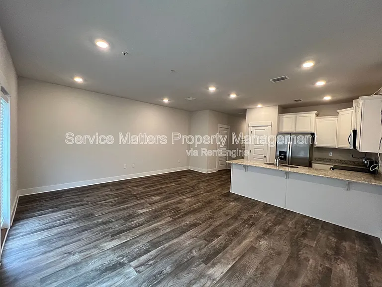 1615 Iroquois Ct — Photo 7
