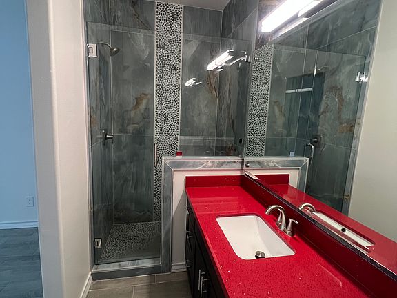 5th image of 1009 W Cano St #2