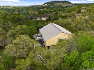 611 Valley Rdg, Canyon Lake, TX 78133
