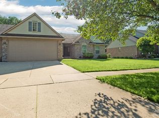 11001 Beechwood Ct, Taylor, MI 48180