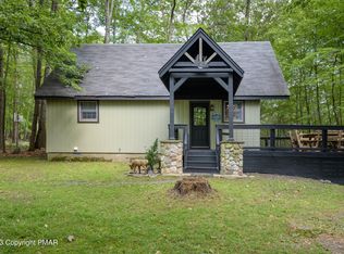 1111 Fox Ct, Bushkill, PA 18324
