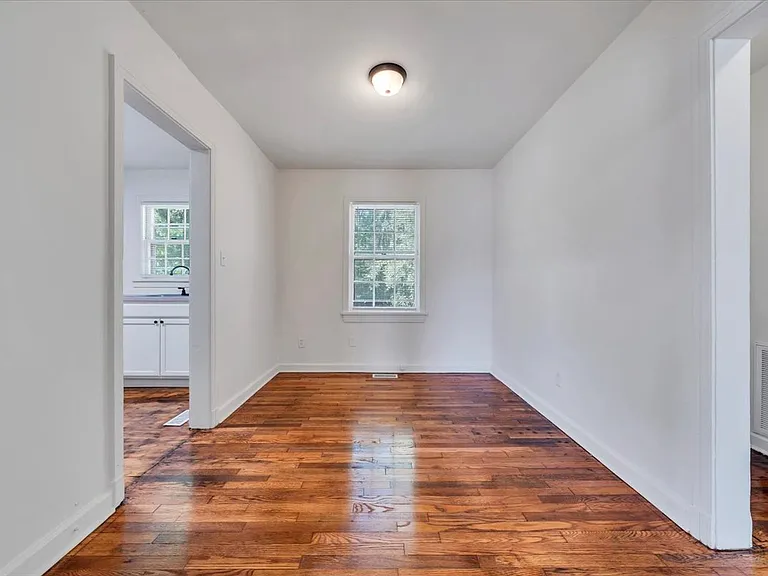 1060 Hunt Ave NW — Photo 18