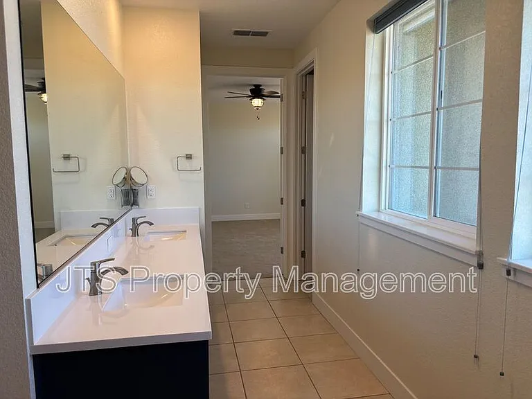 12086 Mircado Way — Photo 18