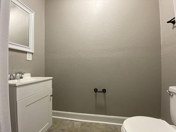 5th image of 2688 Kimball Ave