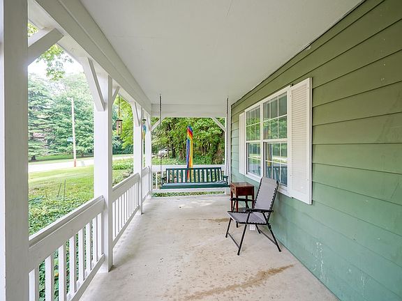 5th image of 3211 Cedar Ln