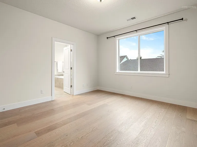 11678 NW Kearney St — Photo 19
