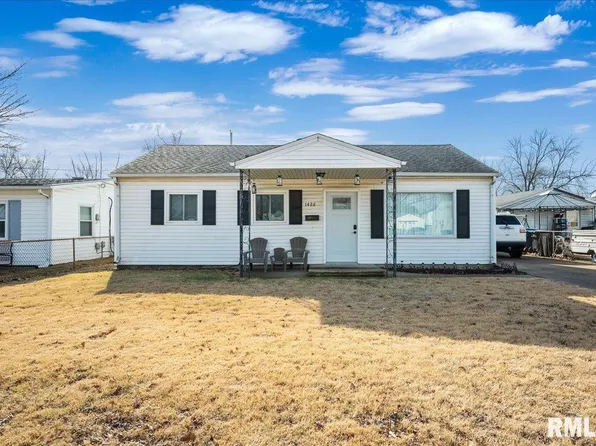 1426 Matilda St, Pekin, IL 61554
