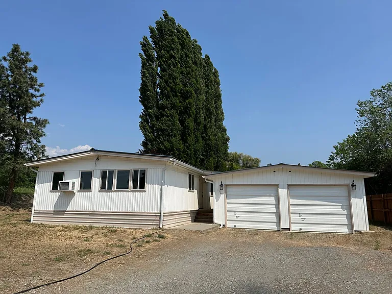1529 NW Avon Ct — Photo 1
