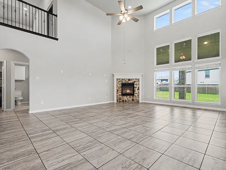 1800 Wade Ct — Photo 4