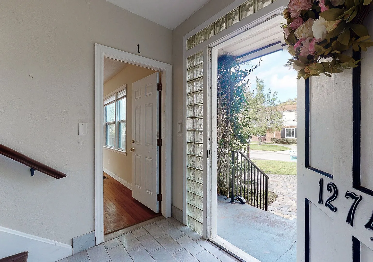 Belmont Terr 1274 - 1276 — Photo 3