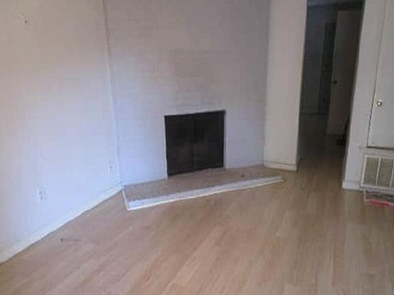 3rd image of 2001 E Stassney Ln