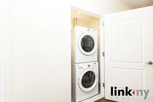 Rented by Link NY Realty | media 20