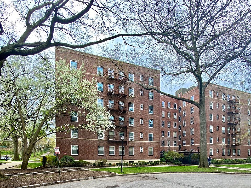 1st image of 1 Larchmont Ave #A