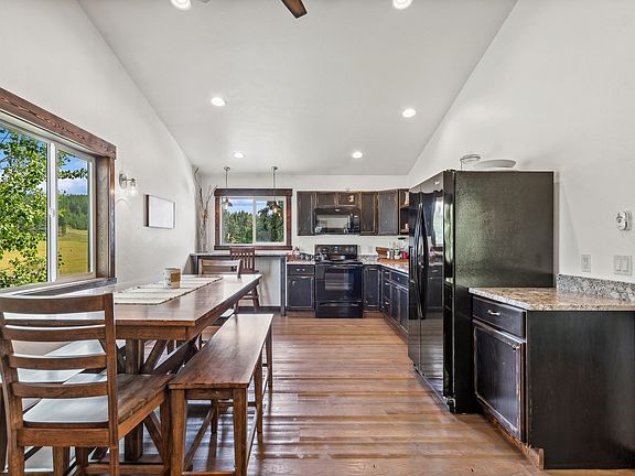 2nd image of 210 Beaver Lake Rd #1