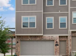 2769 W Auburn Dr, Fayetteville, AR 72704