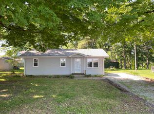 5482 E Colonial Oaks Dr, Monticello, IN 47960