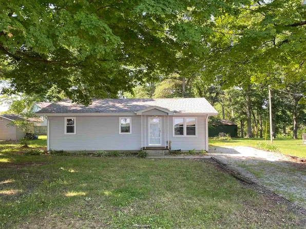 5482 E Colonial Oaks Dr, Monticello, IN 47960
