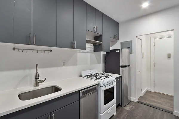 Rented by Platinum Properties | media 13