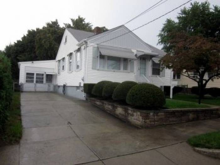 1st image of 263 Grosvenor Ave