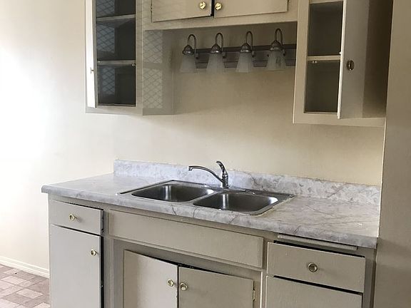 2nd image of 820 Chestnut Ave APT 08