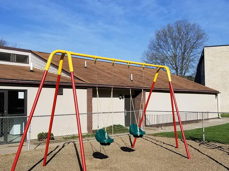 Valley View Gardens — Photo 8