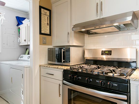 5th image of 405 Joffre St