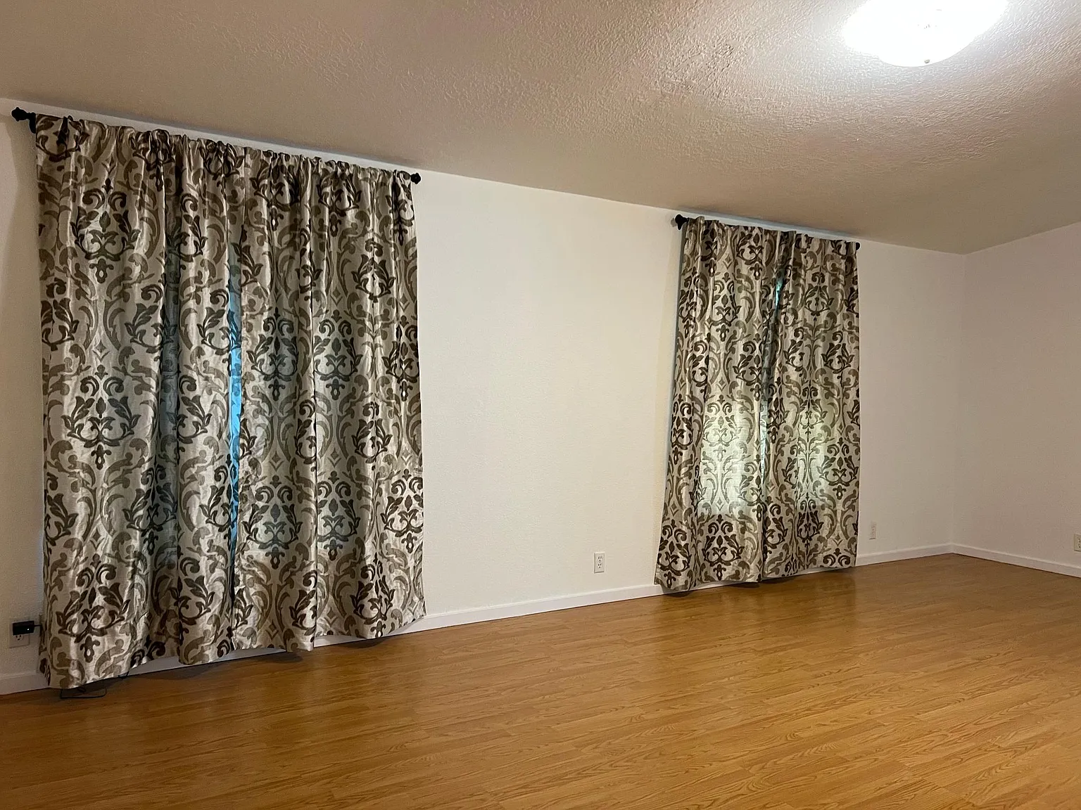 3 bed, 1755 sqft, $3,000 — Photo 2