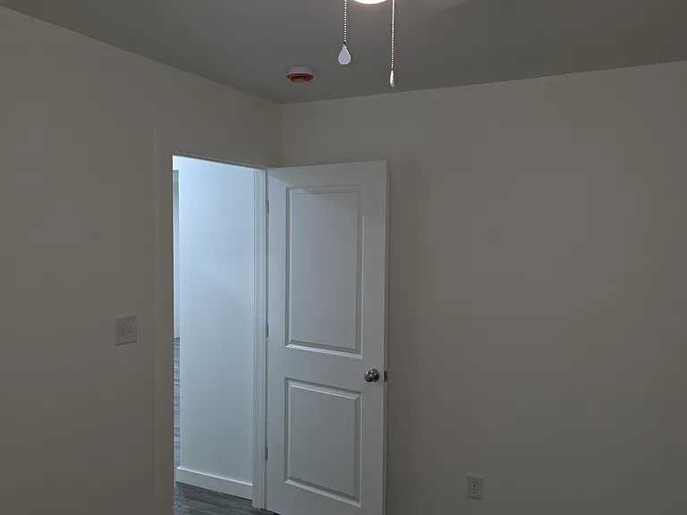 309 E 5th St — Photo 16