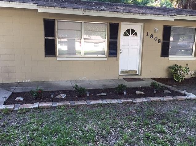 1st image of 1808 Oakey Ave