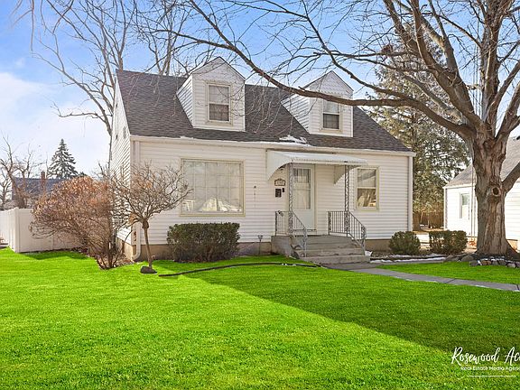 3rd image of 1340 Lennington Cir NE