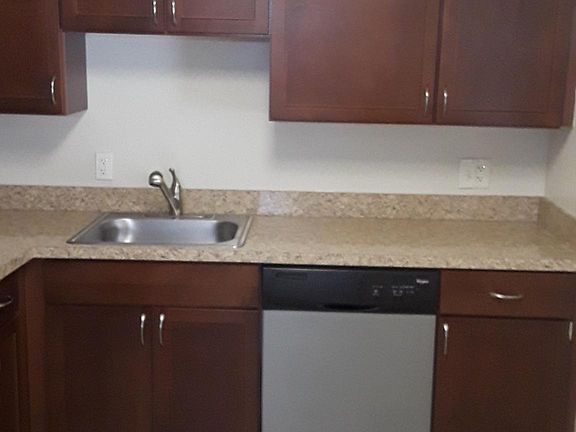 2nd image of 38 Briarwood Ln APT 11