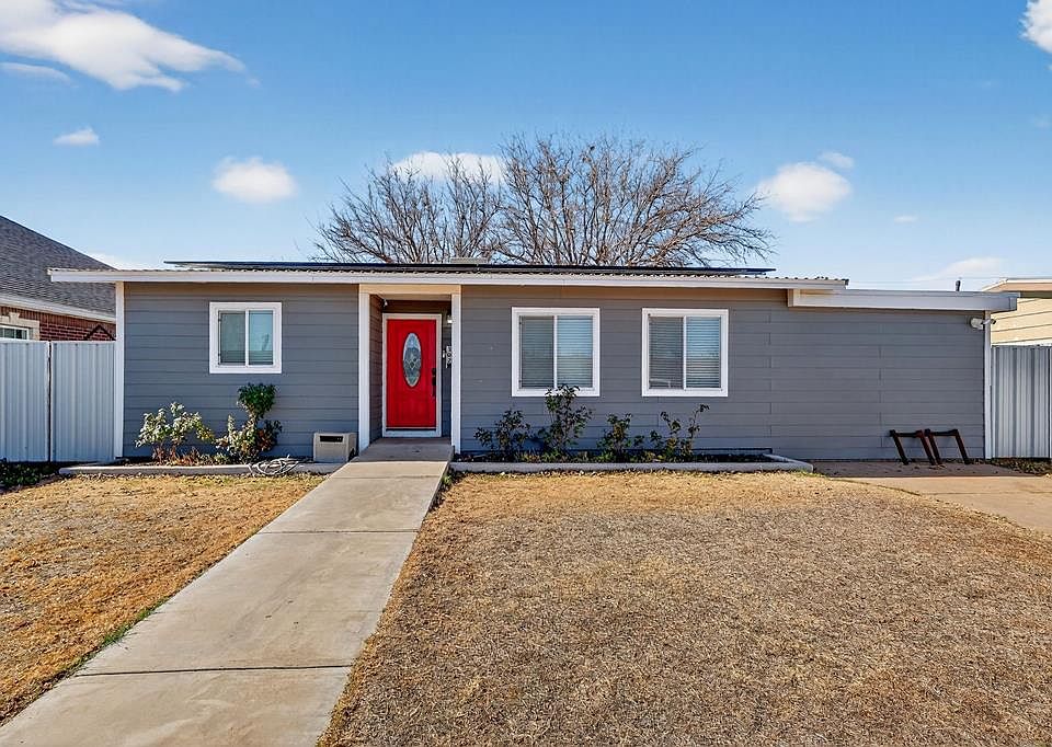 1st image of 302 SW 9th St