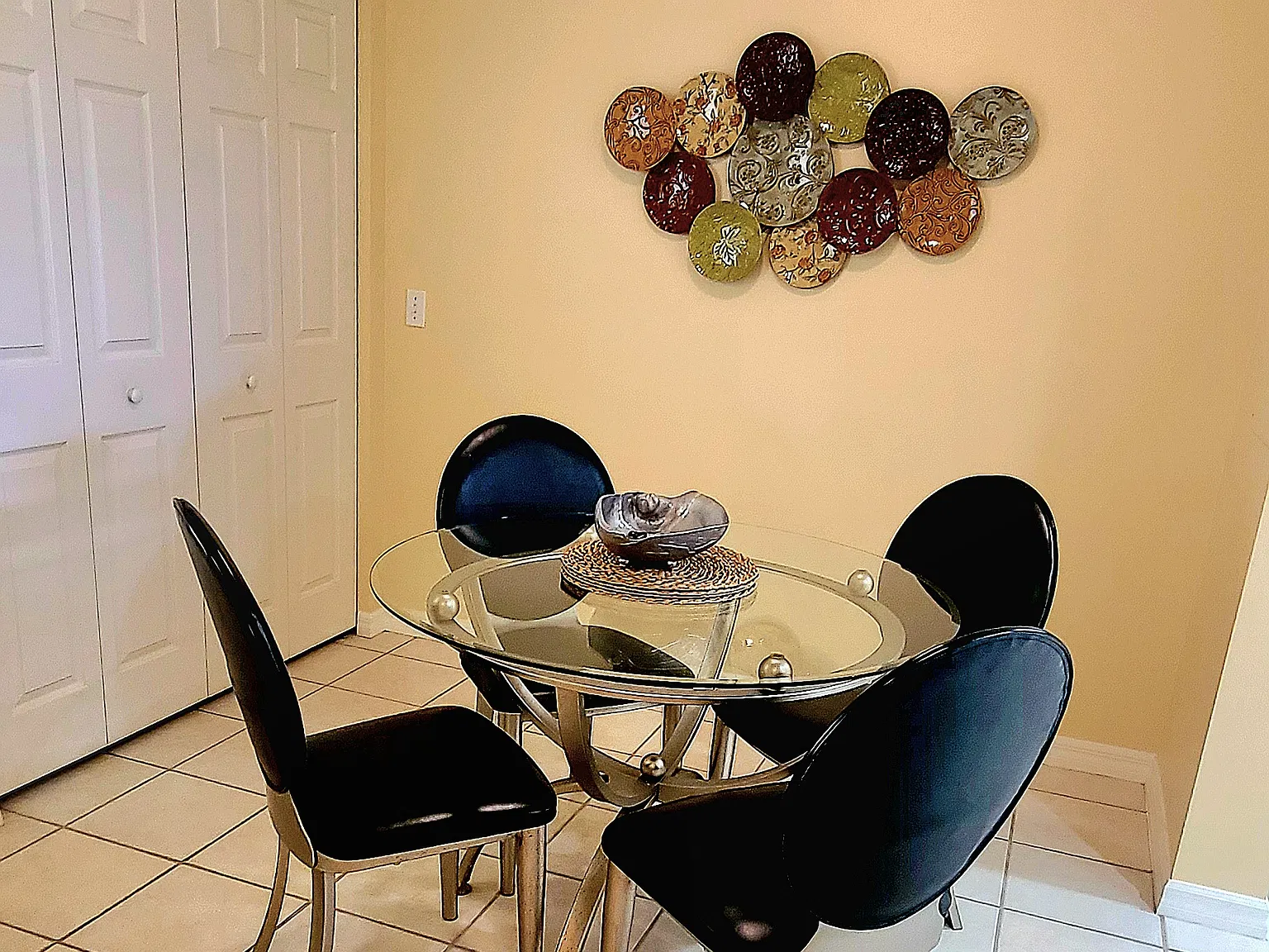 2 bed, 1828 sqft, $3,000 — Photo 3
