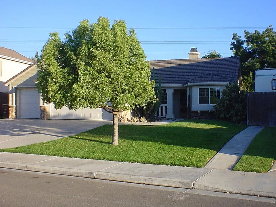 906 Lourence Dr