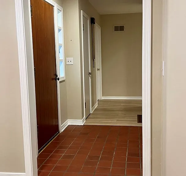1404 Melrose Dr — Photo 4