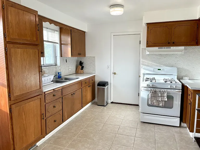 2130 Tuxedo Ave — Photo 5