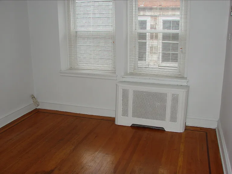 548 S 49th St #4 — Photo 10