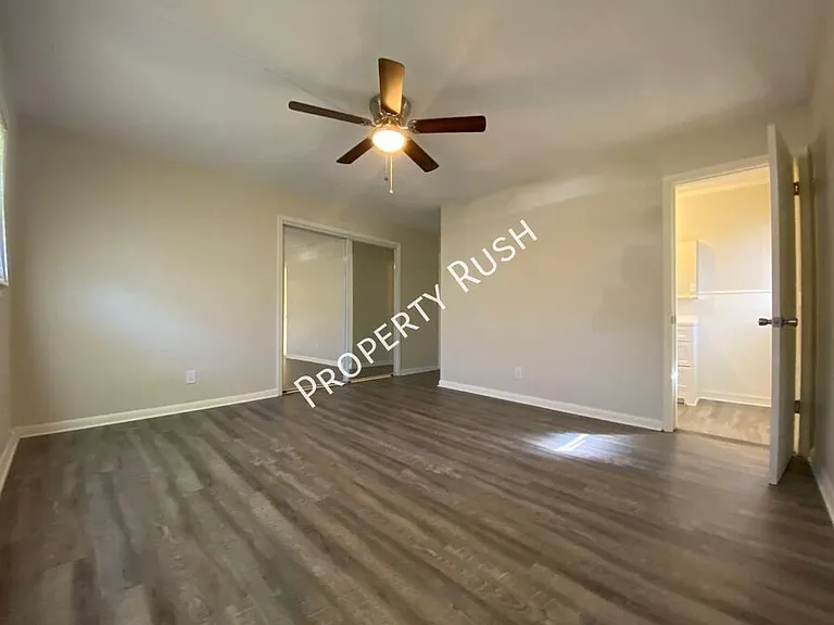 4726 Fairwood Ln — Photo 20