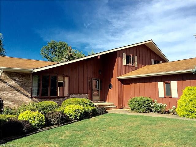 1st image of 16035 Squirrel Hollow Ln