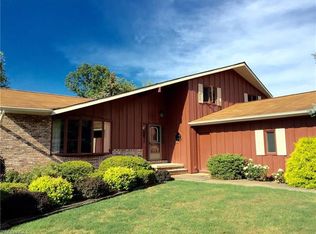 16035 Squirrel Hollow Ln, Strongsville, OH 44136