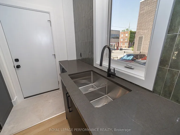 19 Monk St #1 — Photo 12