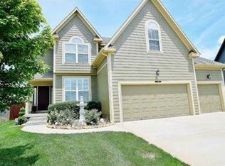 906 S Jaide Ln, Olathe, KS 66061