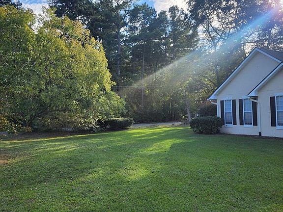 4th image of 1421 Forest Way