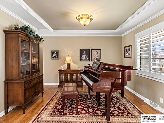 5th image of 5916 Oak Hills Dr