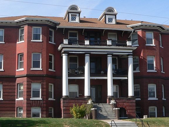 2nd image of 2955 Pacific St APT 9