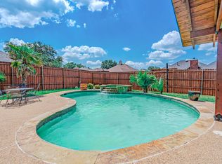 2221 Austin Dr, Mesquite, TX 75181