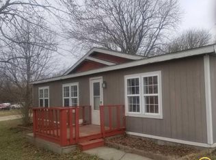 10811 Palamino St, Ozawkie, KS 66070