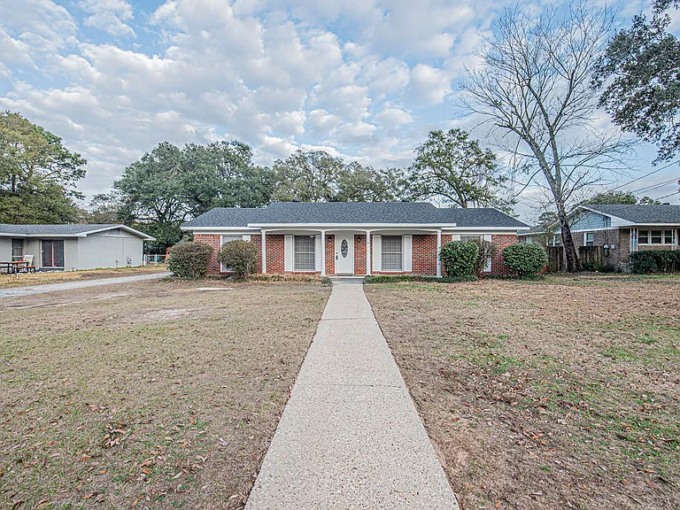 4361 Montclair Cir E — Photo 1